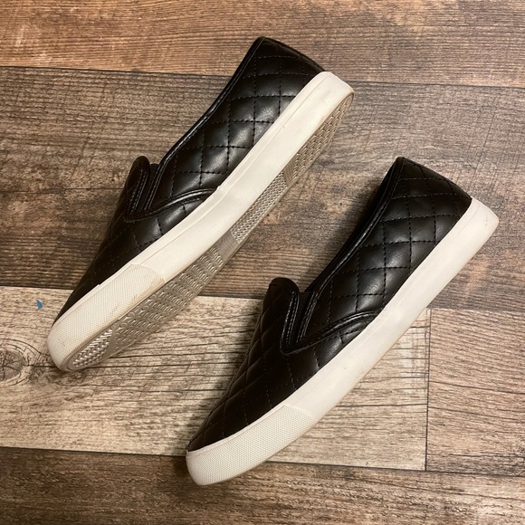 JustFab Ronna Sneaker - Picture 4 of 4